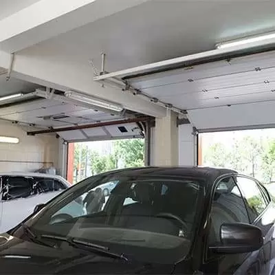 Подъемные секционные ворота для автомойки серии ProPlus Промышленные ворота цвет коричневый